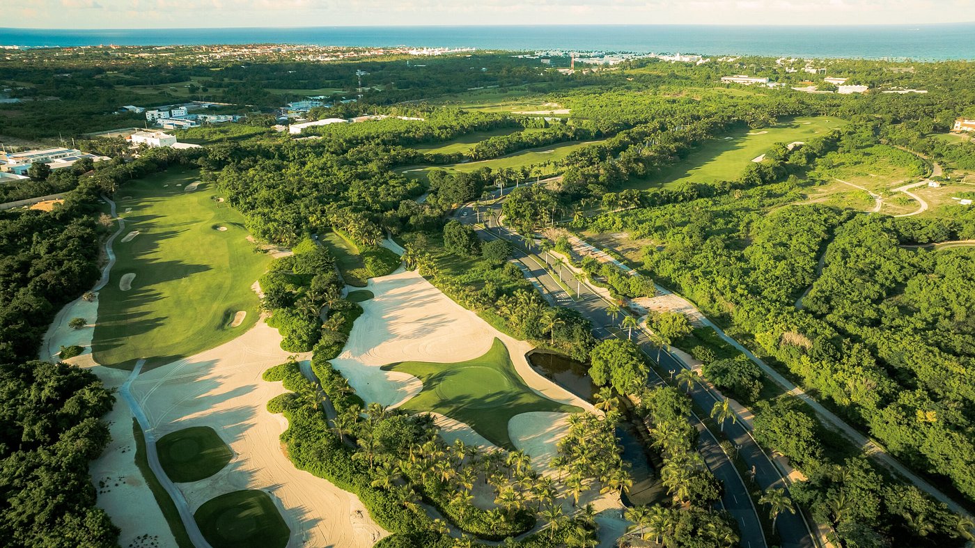 Iberostar Bavaro Golf Club tropical fairway Punta Cana
